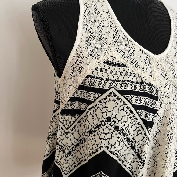 NWT Bohemian Lace Top | Medium | Ivory / Black | - Picture 2 of 4